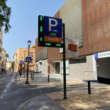 Apartamento Con Parking Gratis En El Centro, 2 Dormitorios Almeria Exterior photo
