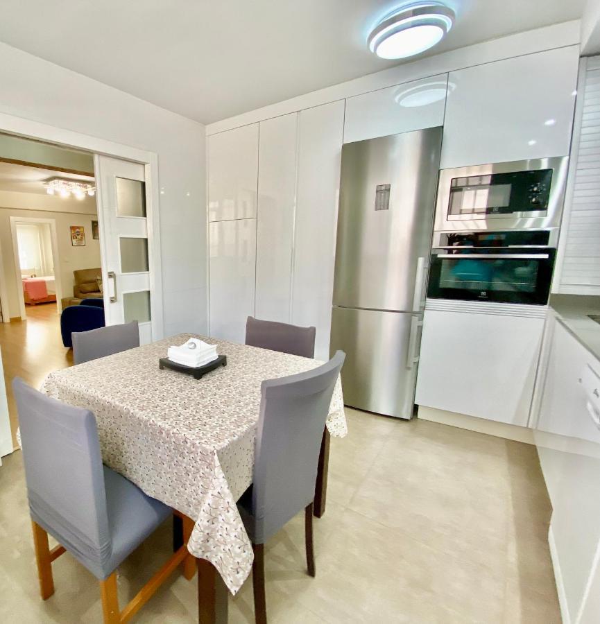 Apartamento Con Parking Gratis En El Centro, 2 Dormitorios Almeria Exterior photo